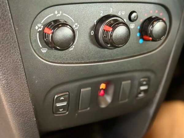 Used Dacia Sandero 2016 for sale - 75347068: Photo 33