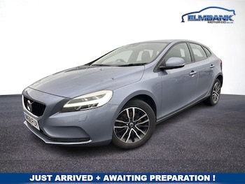 Used Volvo V40 2018 for sale - 76454785: Photo