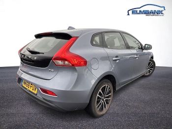 Used Volvo V40 2018 for sale - 76454785: Photo