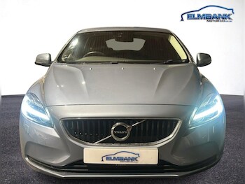 Used Volvo V40 2018 for sale - 76454785: Photo