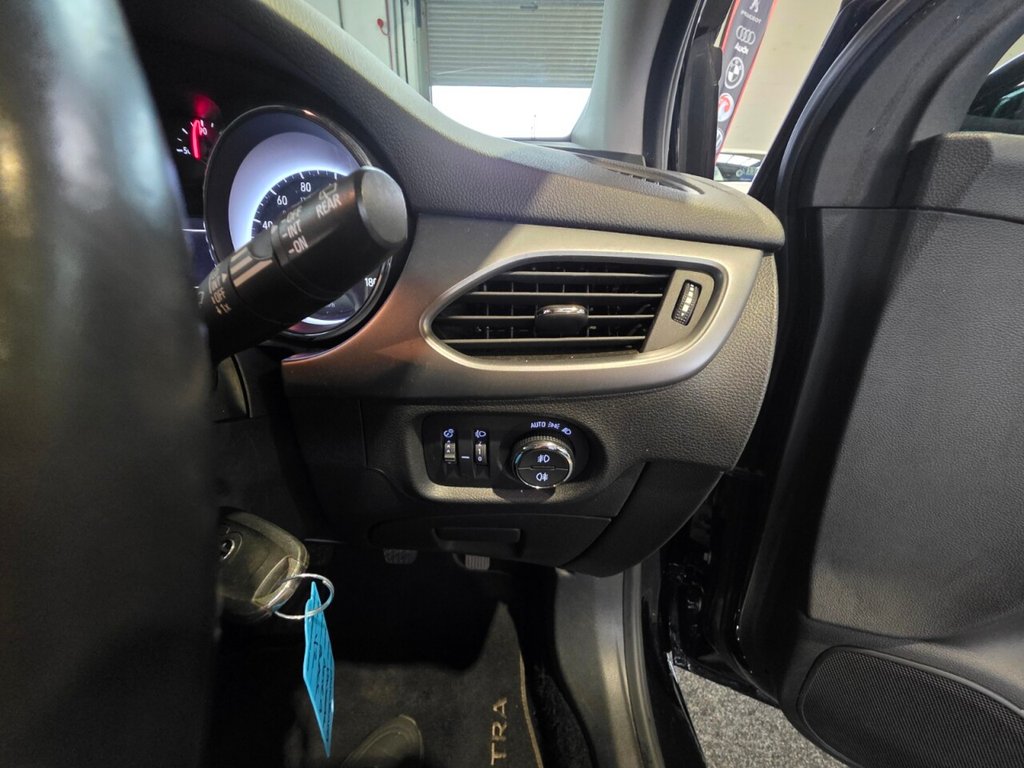 Used Vauxhall Astra 2018 for sale - 76520426: Photo 21