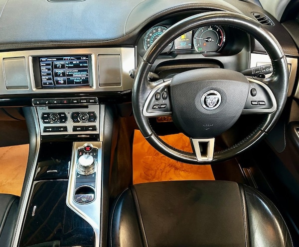 Used Jaguar XF 2013 for sale - 76223269: Photo 26