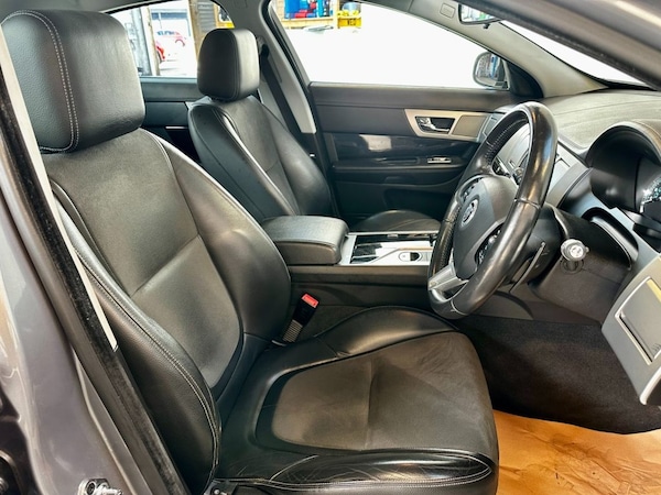 Used Jaguar XF 2013 for sale - 76223269: Photo 29
