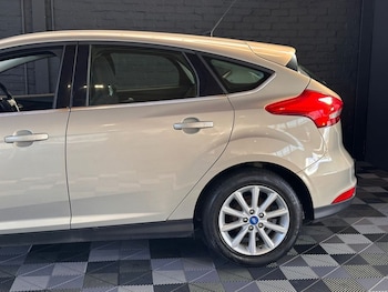 Used Ford Focus 2015 for sale - 78102783: Photo