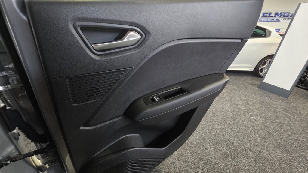 Used Renault Captur 2021 for sale - 76367793: Photo 39