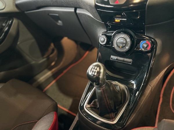 Used Ford Fiesta 2016 for sale - 76068575: Photo 29