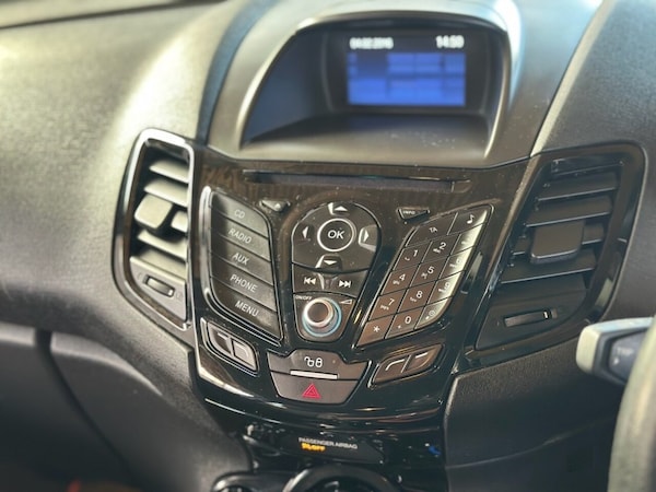 Used Ford Fiesta 2016 for sale - 76068575: Photo 32