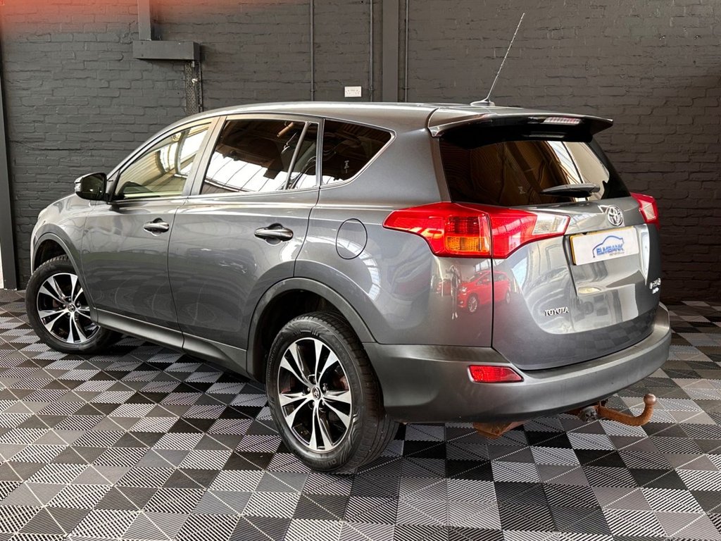 Used Toyota RAV4 2015 for sale - 77655390: Photo 10