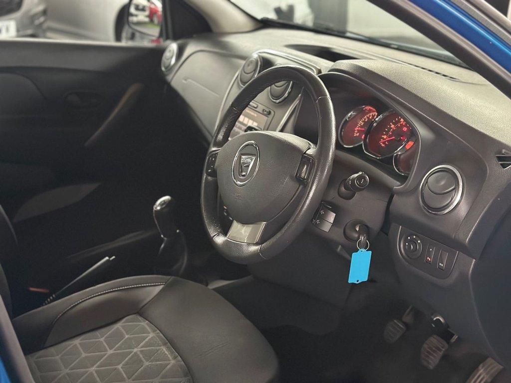 Used Dacia Sandero Stepway 2015 for sale - 76132970: Photo 32