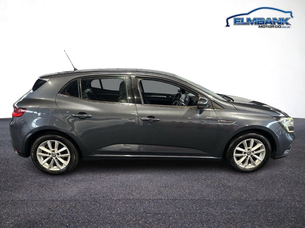 Used Renault Megane 2017 for sale - 76900709: Photo 10