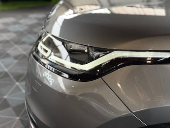 Used Land Rover Range Rover Velar 2017 for sale - 79422302: Photo