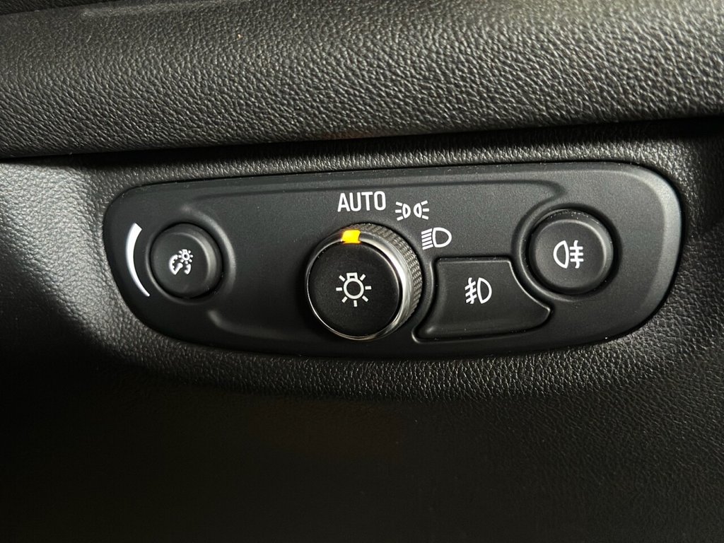 Used Vauxhall Insignia 2017 for sale - 76356901: Photo 32