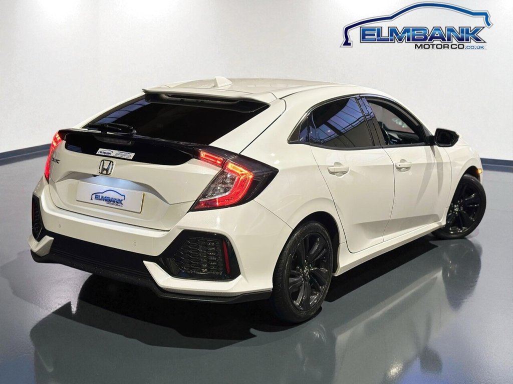 Used Honda Civic 2018 for sale - 76623387: Photo 12