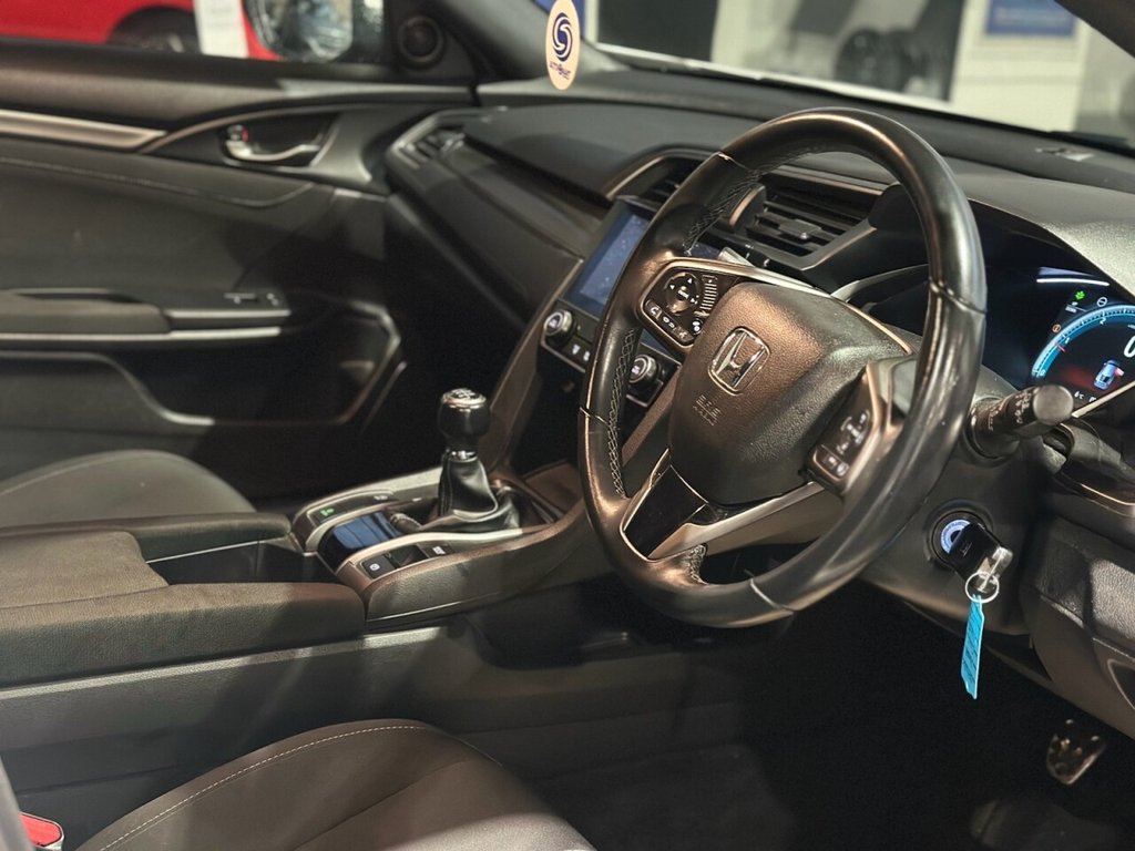 Used Honda Civic 2018 for sale - 76623387: Photo 18