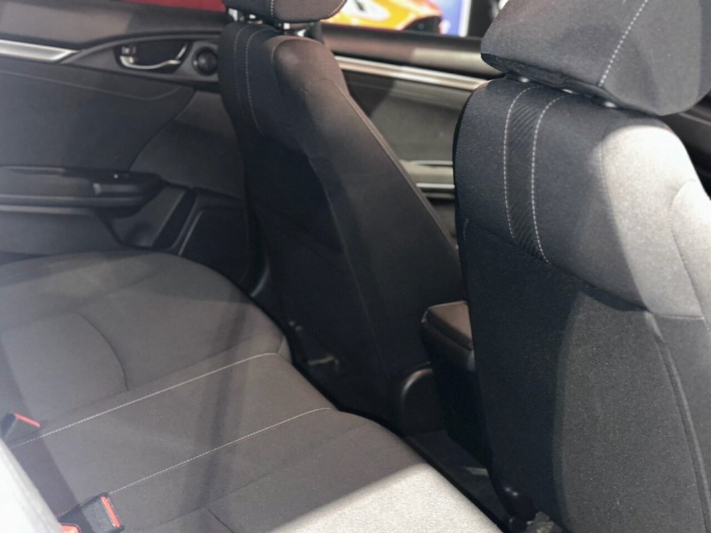 Used Honda Civic 2018 for sale - 76623387: Photo 20