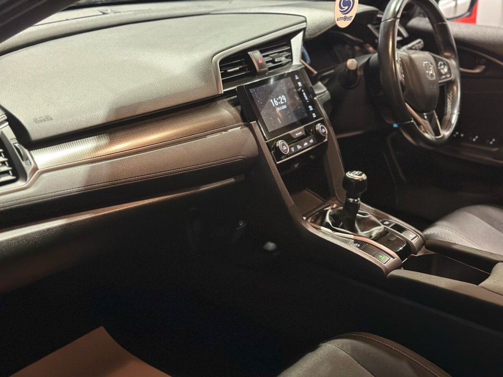 Used Honda Civic 2018 for sale - 76623387: Photo 24