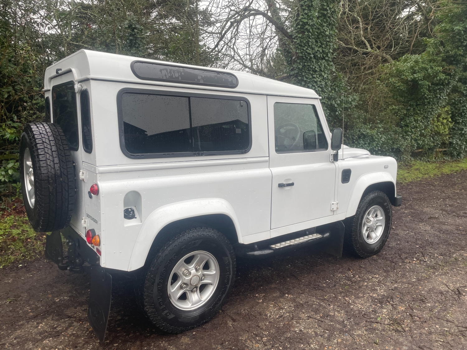 Used Land Rover Defender 2015 for sale - 76411955: Photo 2