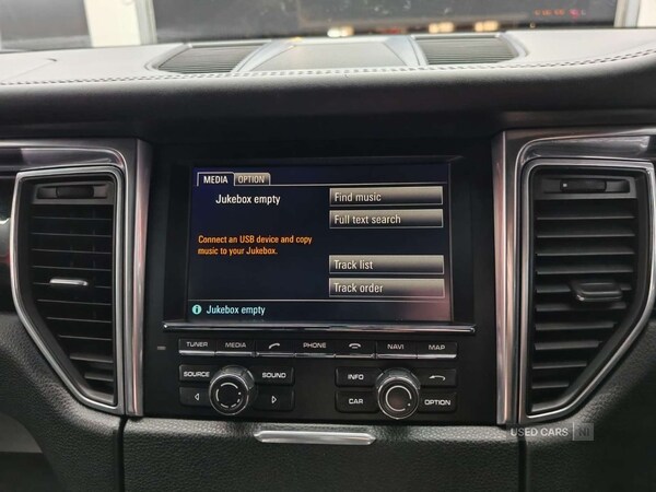 Used Porsche Macan 2015 for sale - 77854811: Photo 32