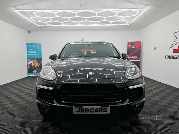 Used Porsche Cayenne 2017 for sale - 76840027: Photo 2
