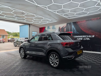 Used Volkswagen T-Roc 2018 for sale - 79534037: Photo
