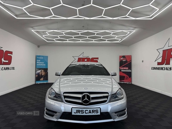 Used Mercedes-Benz C Class 2014 for sale - 76702637: Photo 2