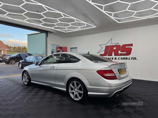 Used Mercedes-Benz C Class 2014 for sale - 76702637: Photo 4