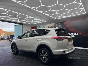 Used Toyota RAV4 2017 for sale - 77084599: Photo