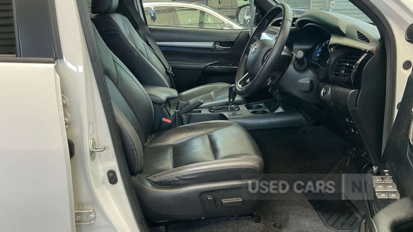 Used Toyota Hilux 2023 for sale - 77705828: Photo 11