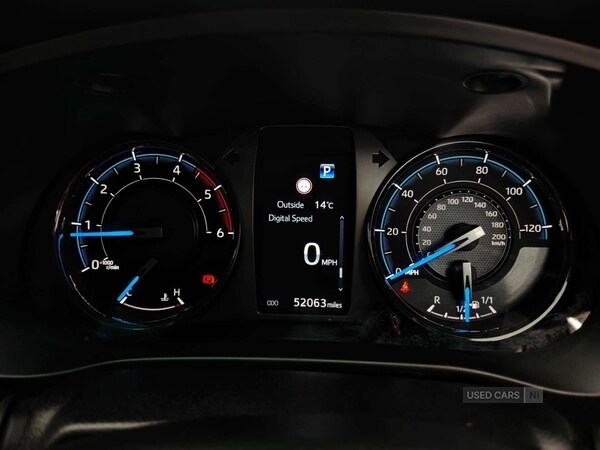 Used Toyota Hilux 2023 for sale - 75954411: Photo 32