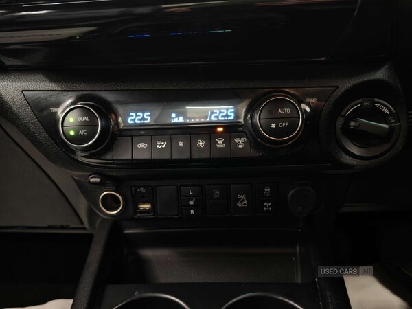 Used Toyota Hilux 2023 for sale - 75954411: Photo 38