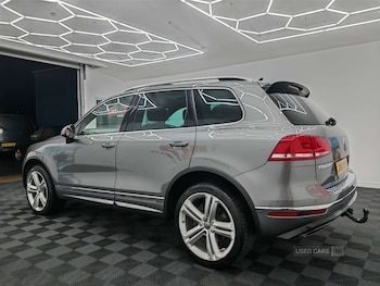 Used Volkswagen Touareg 2017 for sale - 76659478: Photo