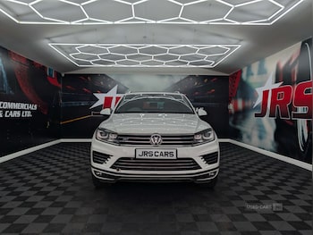 Used Volkswagen Touareg 2017 for sale - 79554343: Photo