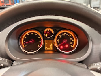 Used Vauxhall Corsa 2010 for sale - 77337296: Photo