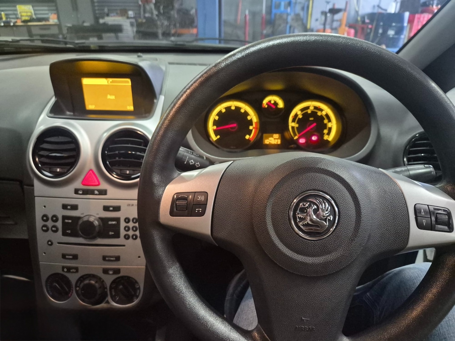 Used Vauxhall Corsa 2012 for sale - 77339248: Photo 5