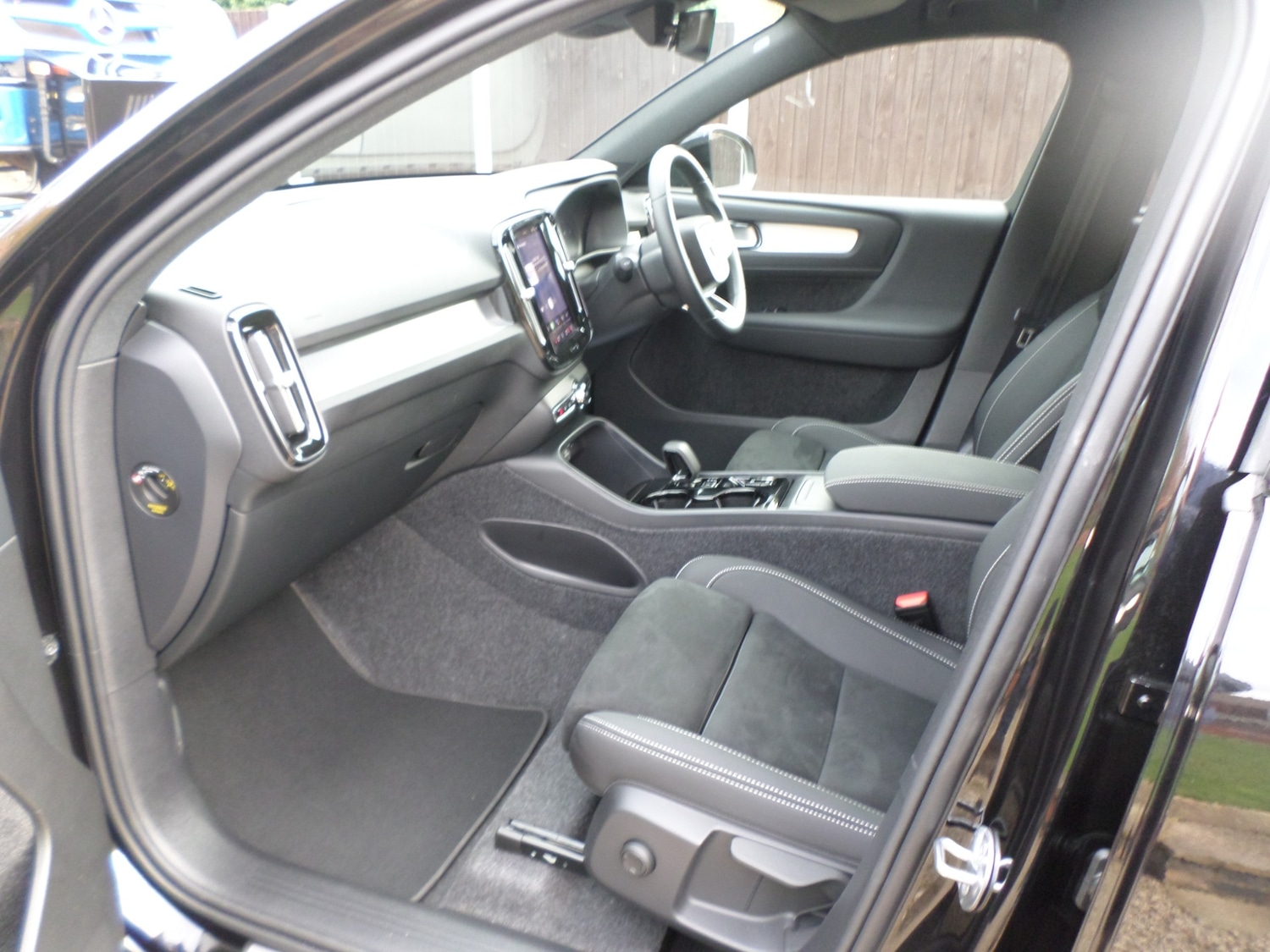 Used Volvo XC40 2025 for sale - 76518098: Photo 7