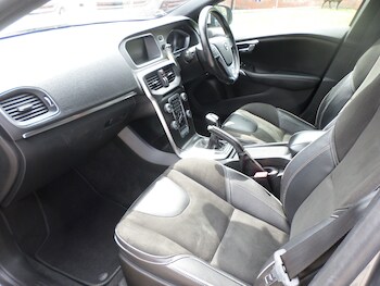 Used Volvo V40 2018 for sale - 78916087: Photo