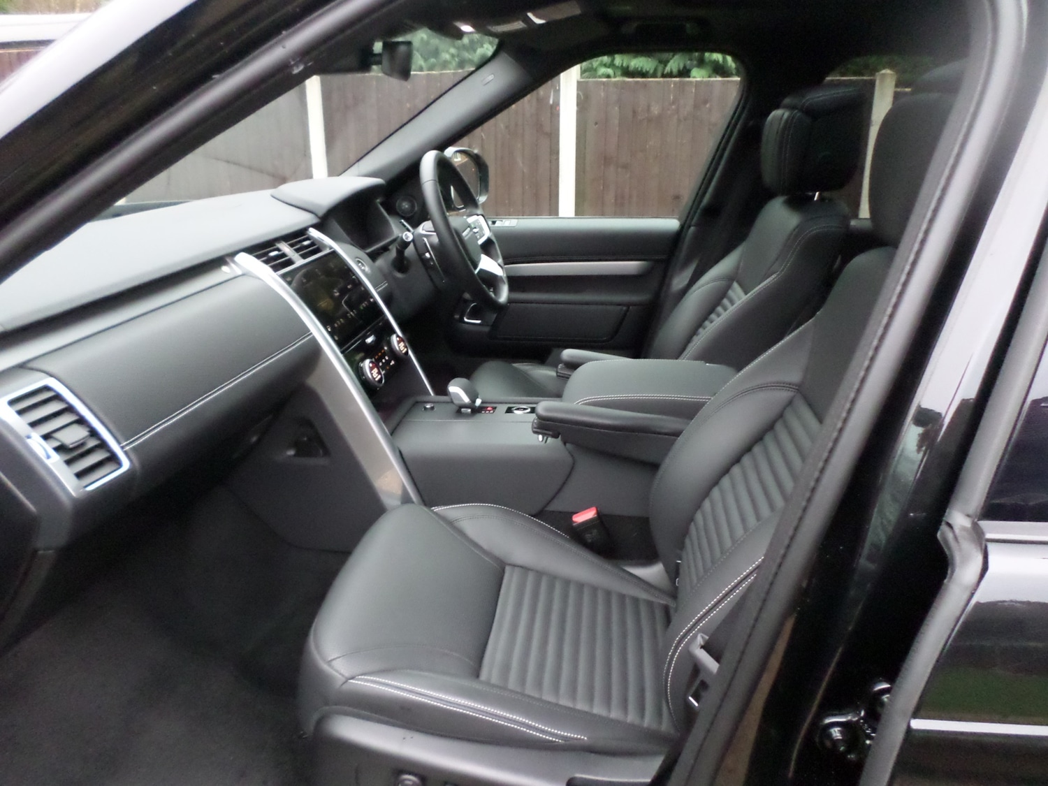 Used Land Rover Discovery 2025 for sale - 77020503: Photo 7