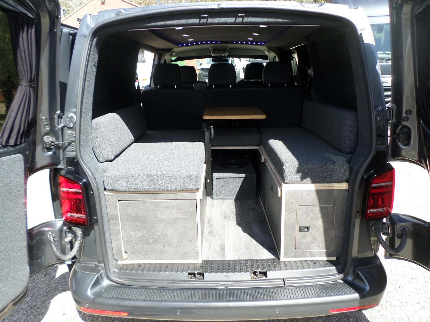 Used Volkswagen Transporter 2017 for sale - 78212119: Photo 10