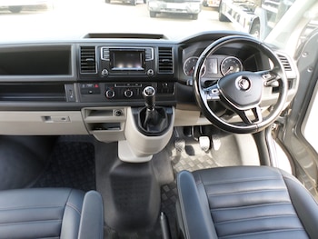 Used Volkswagen Transporter 2017 for sale - 78212119: Photo