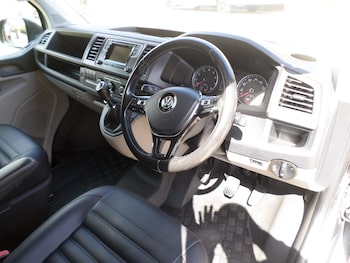 Used Volkswagen Transporter 2017 for sale - 78212119: Photo