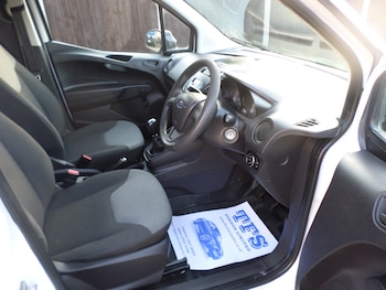 Used Ford Transit Courier 2018 for sale - 77001631: Photo