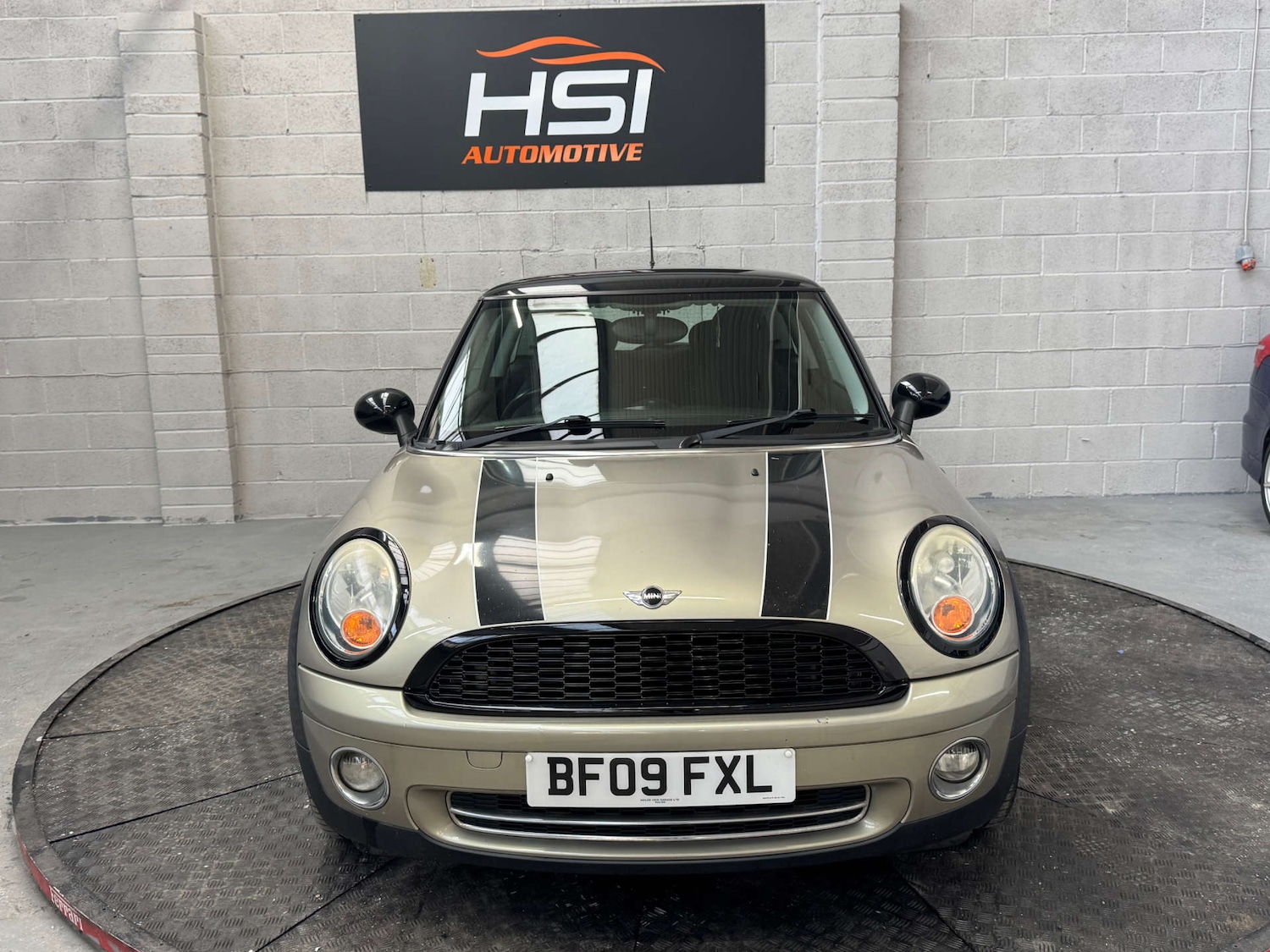 Used MINI Hatch 2009 for sale - 76410301: Photo 2