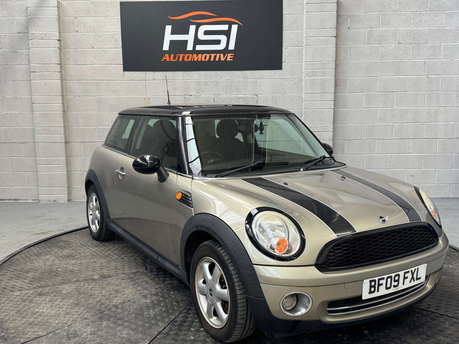 Used MINI Hatch 2009 for sale - 76410301: Photo 3