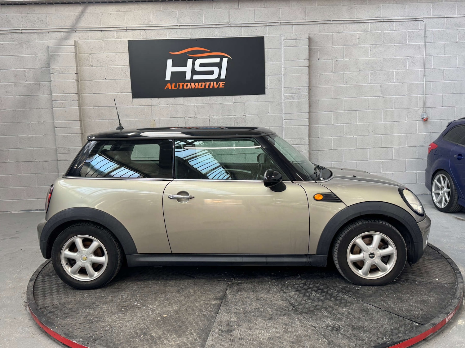 Used MINI Hatch 2009 for sale - 76410301: Photo 4