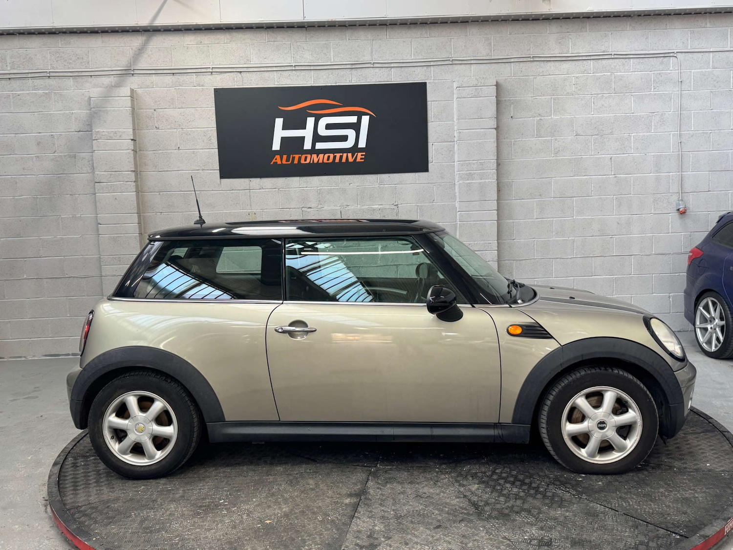 Used MINI Hatch 2009 for sale - 76410301: Photo 6