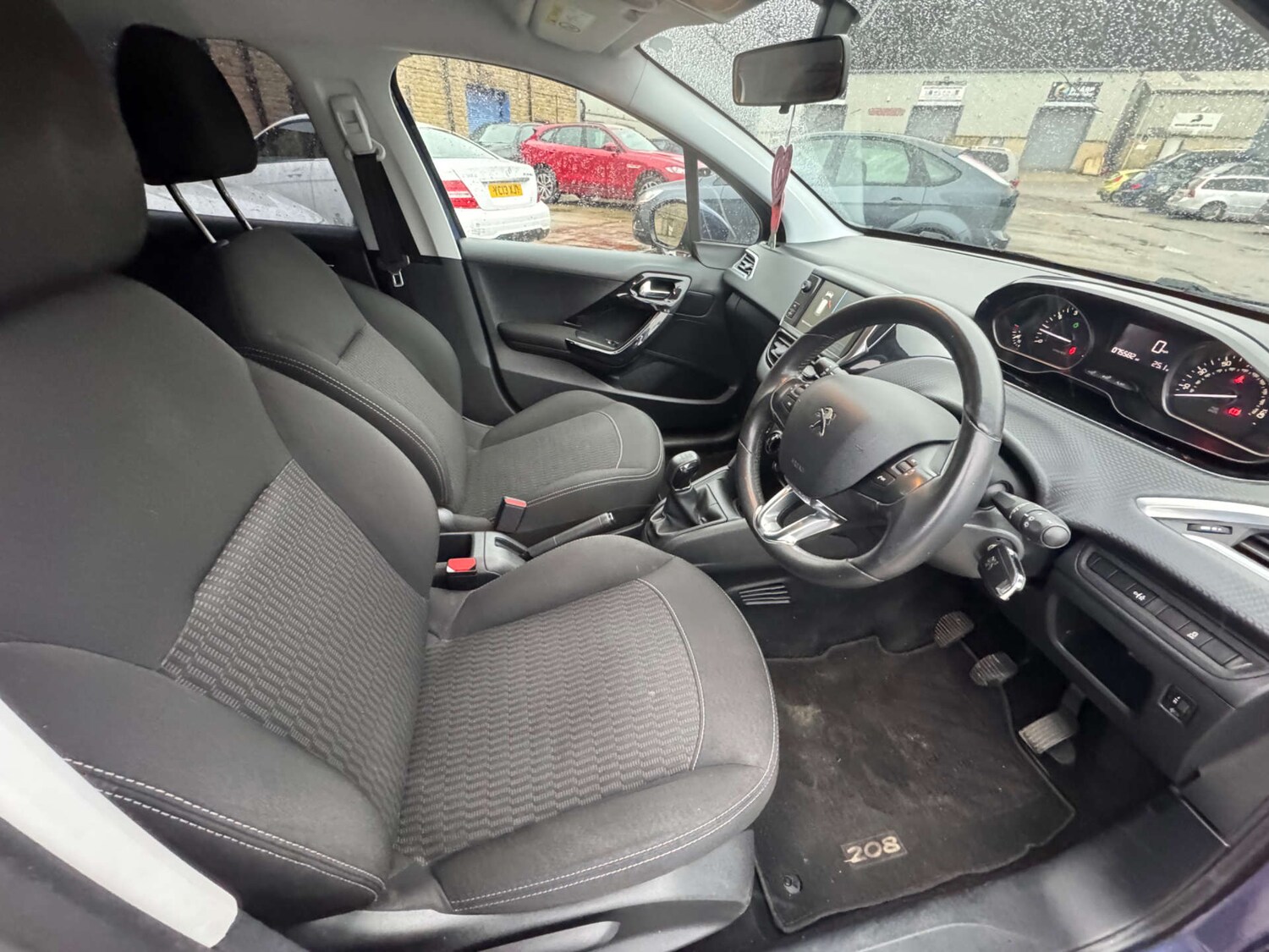 Used Peugeot 208 2017 for sale - 77555452: Photo 11