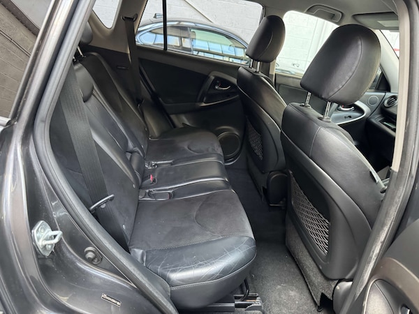 Used Toyota RAV4 2011 for sale - 74839091: Photo 24