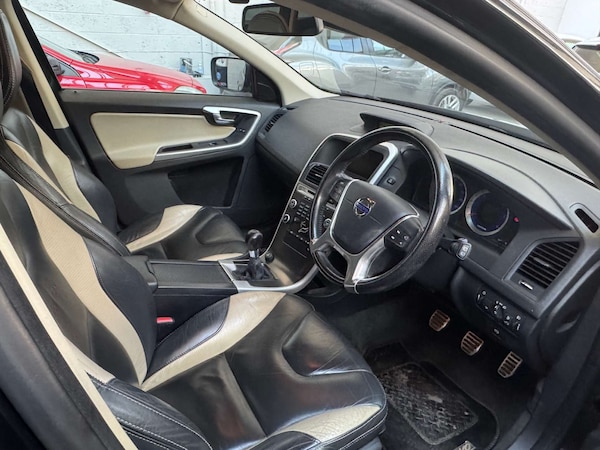 Used Volvo XC60 2010 for sale - 74527019: Photo 19