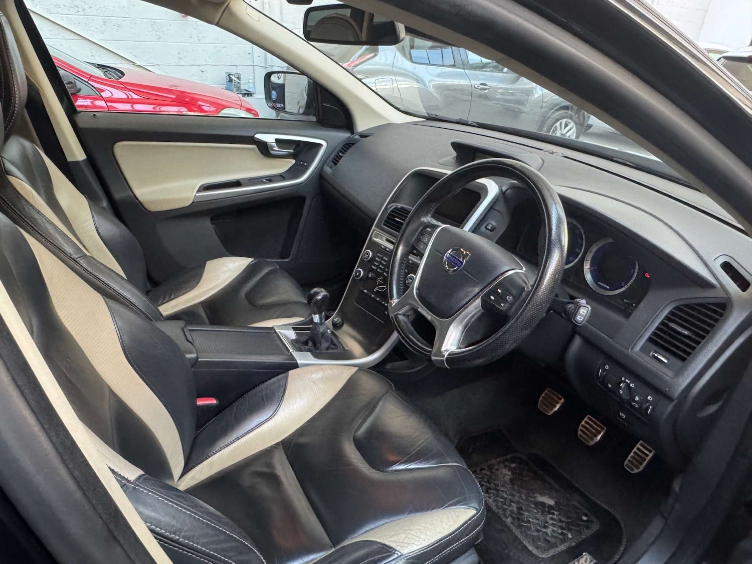 Used Volvo XC60 2010 for sale - 76363723: Photo 19