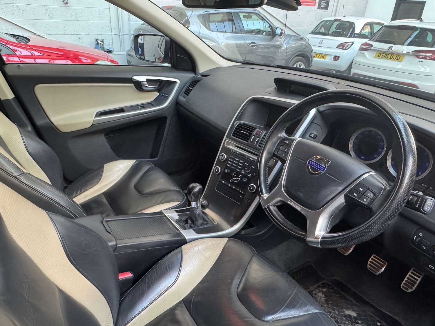 Used Volvo XC60 2010 for sale - 76363723: Photo 20